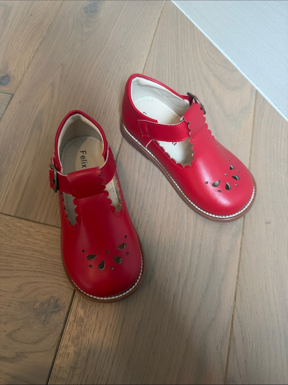 Felix Red Scalloped Mary Jane Dress Shoes for Kids